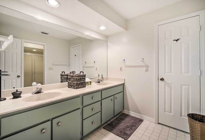 Pet Friendly Home In Vero Beach, 1 Mi To Beach!