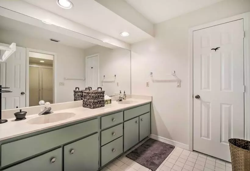 Pet Friendly Home In Vero Beach, 1 Mi To Beach!