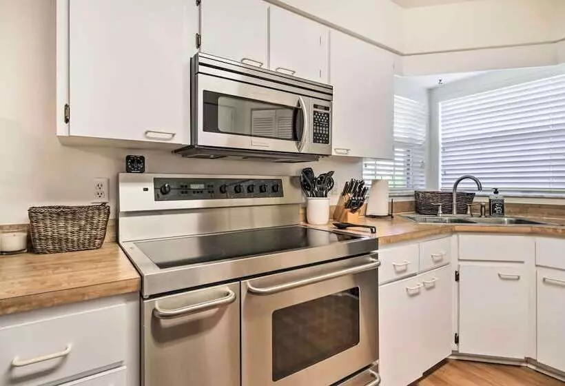 Pet Friendly Home In Vero Beach, 1 Mi To Beach!