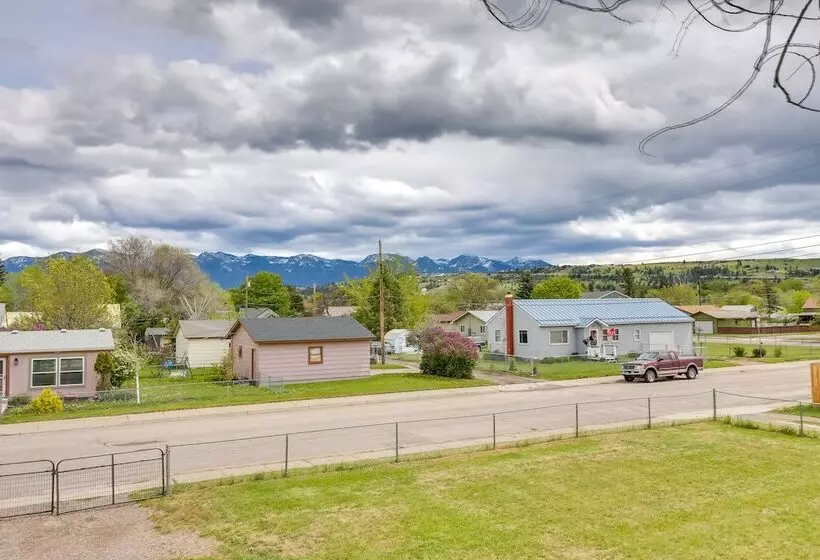 Pet Friendly Home W/ Yard & Mountain Views!