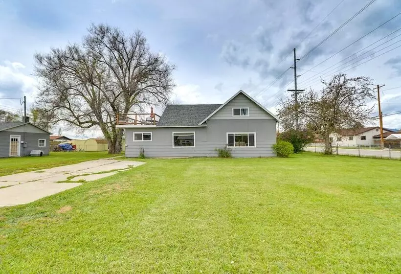 Pet Friendly Home W/ Yard & Mountain Views!