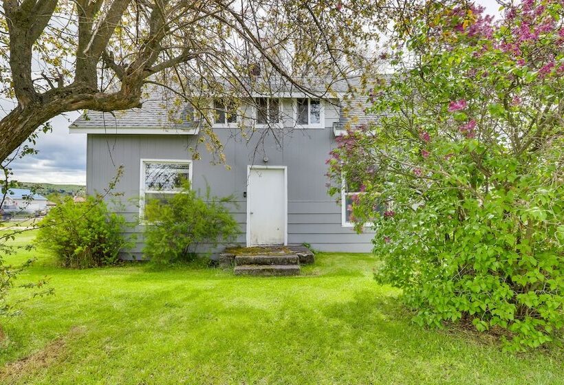 Pet Friendly Home W/ Yard & Mountain Views!