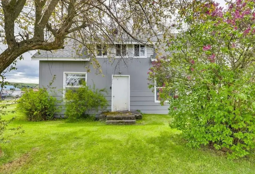 Pet Friendly Home W/ Yard & Mountain Views!