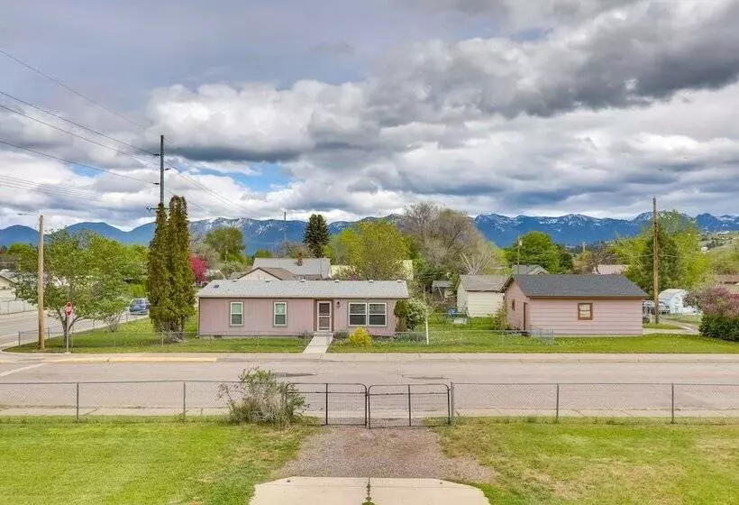 Pet Friendly Home W/ Yard & Mountain Views!