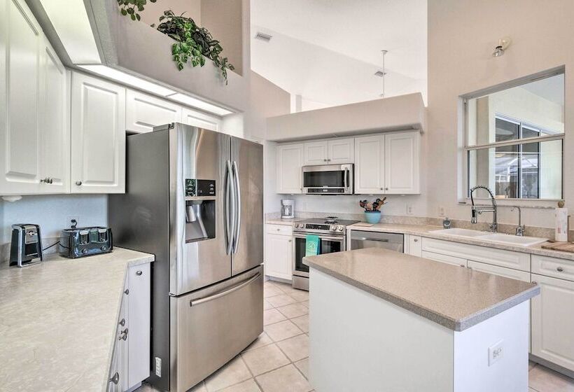 Port Charlotte Home On Canal W/ Lanai & Pool!