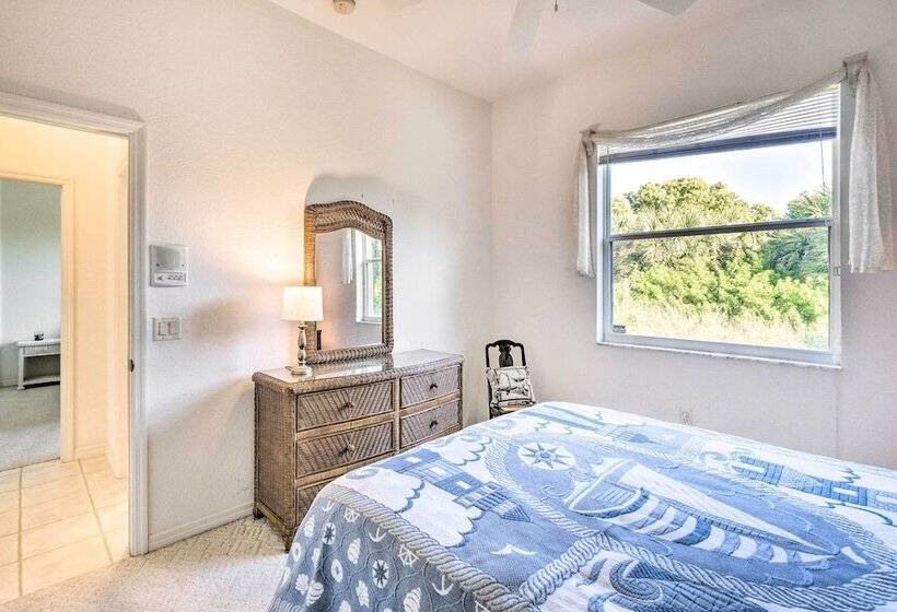 Port Charlotte Home On Canal W/ Lanai & Pool!