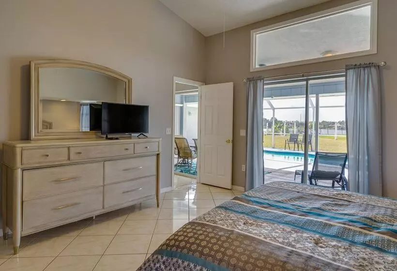 Port Charlotte Home W/ Pool   8 Mi To Beaches!