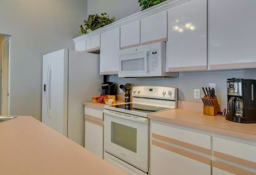 Port Charlotte Home W/ Pool   8 Mi To Beaches!