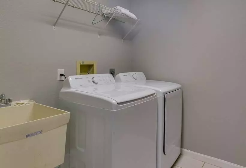 Port Charlotte Home W/ Pool   8 Mi To Beaches!