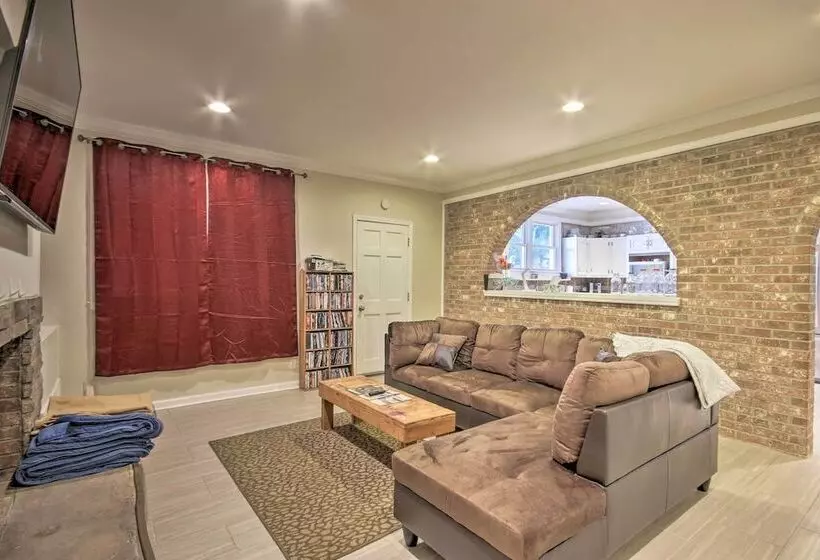 Quiet Columbia Home W/ Fire Pit & Pool Table!