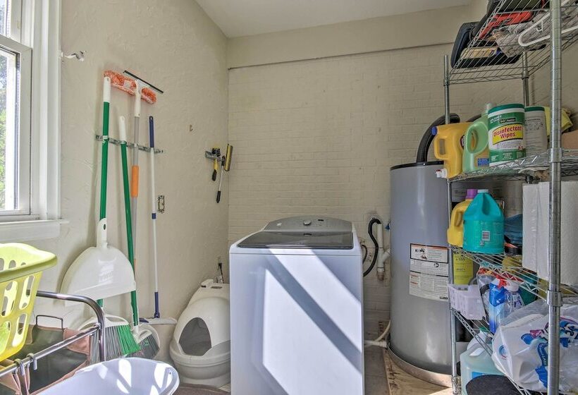 Quiet Columbia Home W/ Fire Pit & Pool Table!