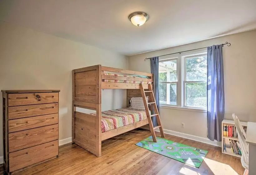 Quiet Columbia Home W/ Fire Pit & Pool Table!