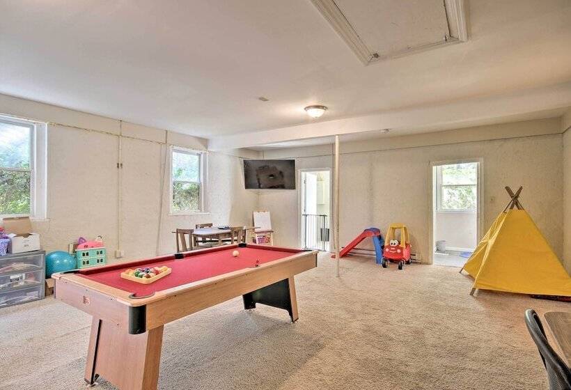 Quiet Columbia Home W/ Fire Pit & Pool Table!