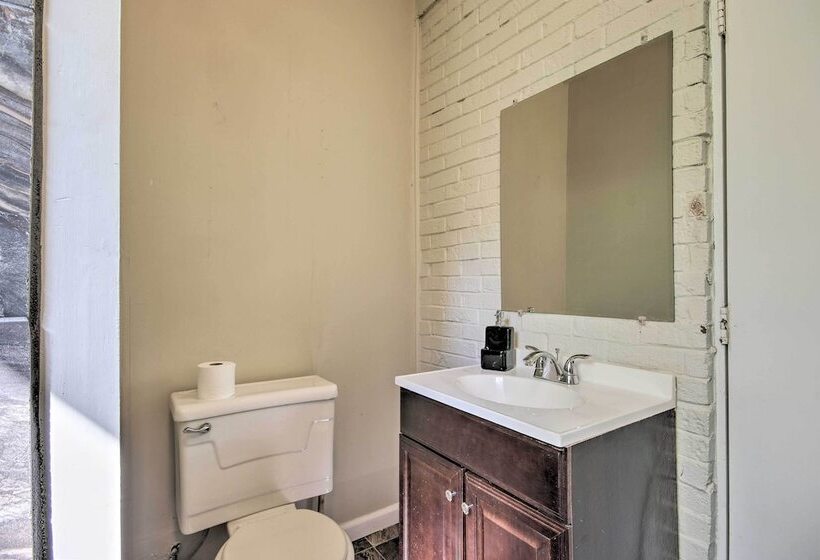 Quiet Columbia Home W/ Fire Pit & Pool Table!