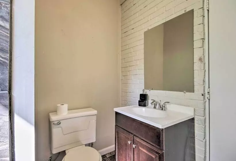 Quiet Columbia Home W/ Fire Pit & Pool Table!