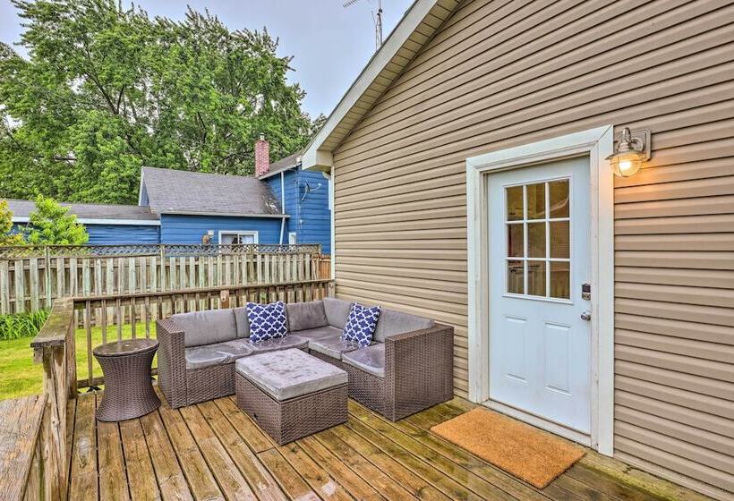 Renovated Lake Geneva Home Near Dtwn + Beach!