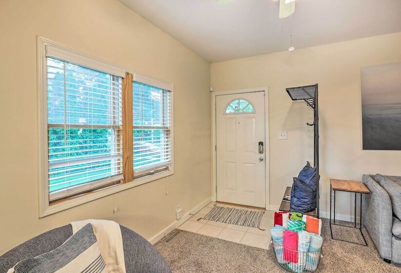 Renovated Lake Geneva Home Near Dtwn + Beach!