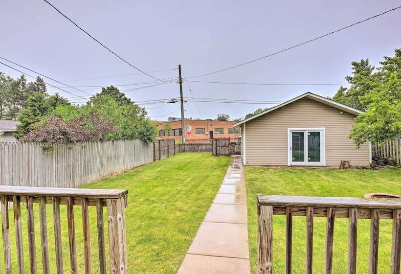 Renovated Lake Geneva Home Near Dtwn + Beach!