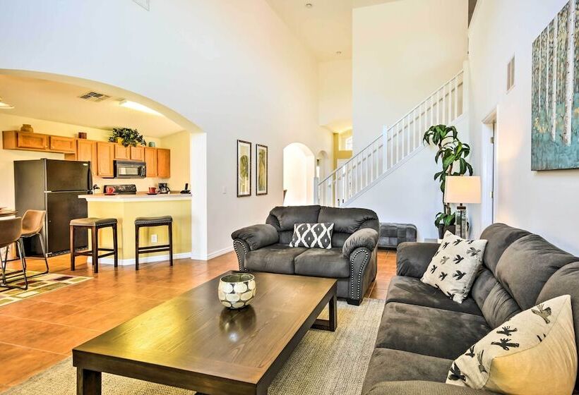 Pool & Hot Tub: Resort Style Davenport Villa