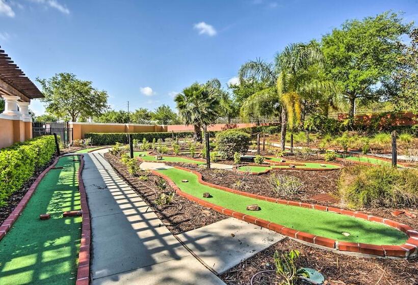 Pool & Hot Tub: Resort Style Davenport Villa