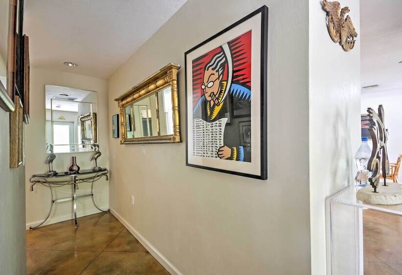 Sarasota House W/ Backyard Oasis: 6 Mi To Beach!