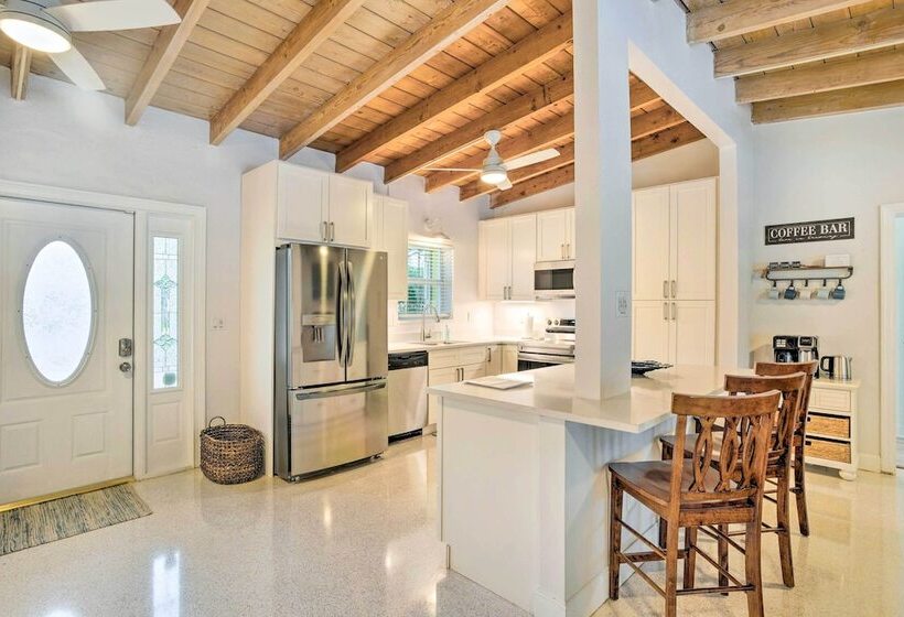 Stuart Home W/ Pool Close To Dtwn & Beaches