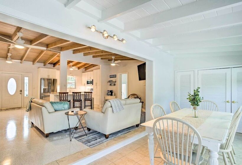Stuart Home W/ Pool Close To Dtwn & Beaches