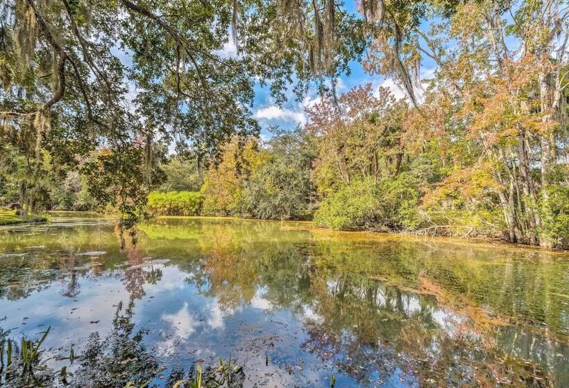 Sunny Crystal River Home W/ Screened In Porch