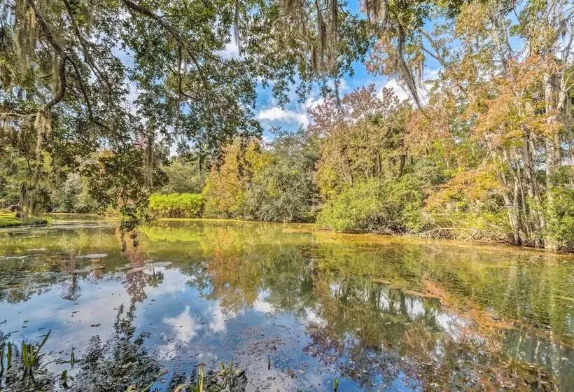 Sunny Crystal River Home W/ Screened In Porch