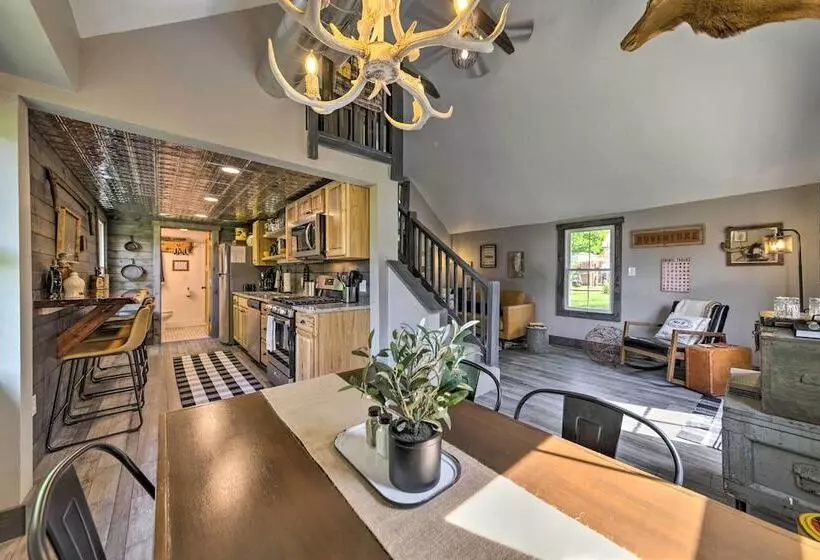 The Reubling House   Modern Rustic Cabin!