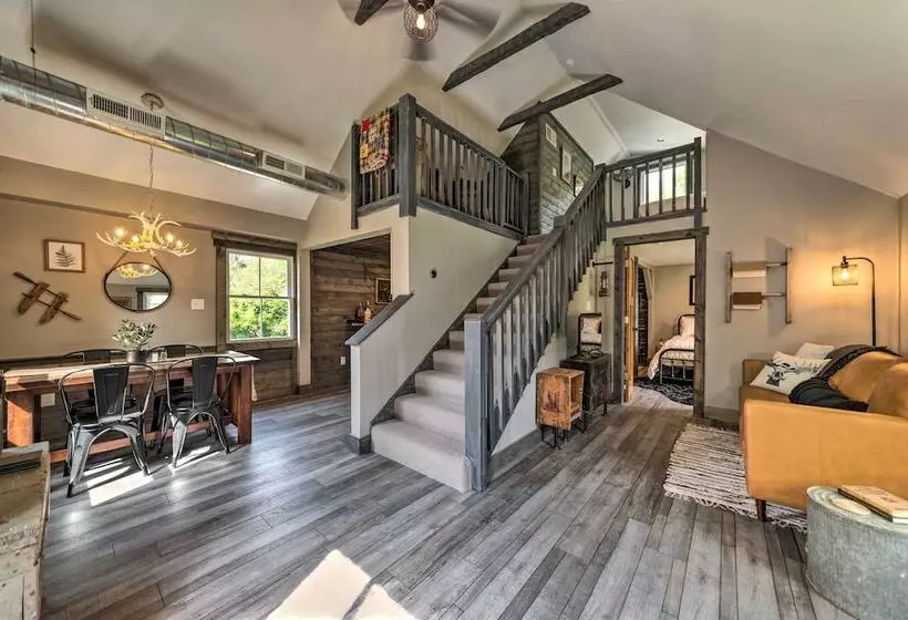 The Reubling House   Modern Rustic Cabin!