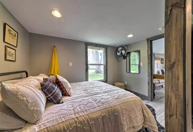 The Reubling House   Modern Rustic Cabin!