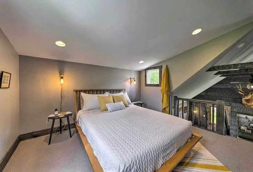 The Reubling House   Modern Rustic Cabin!