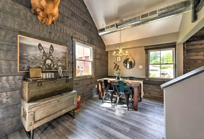 The Reubling House   Modern Rustic Cabin!