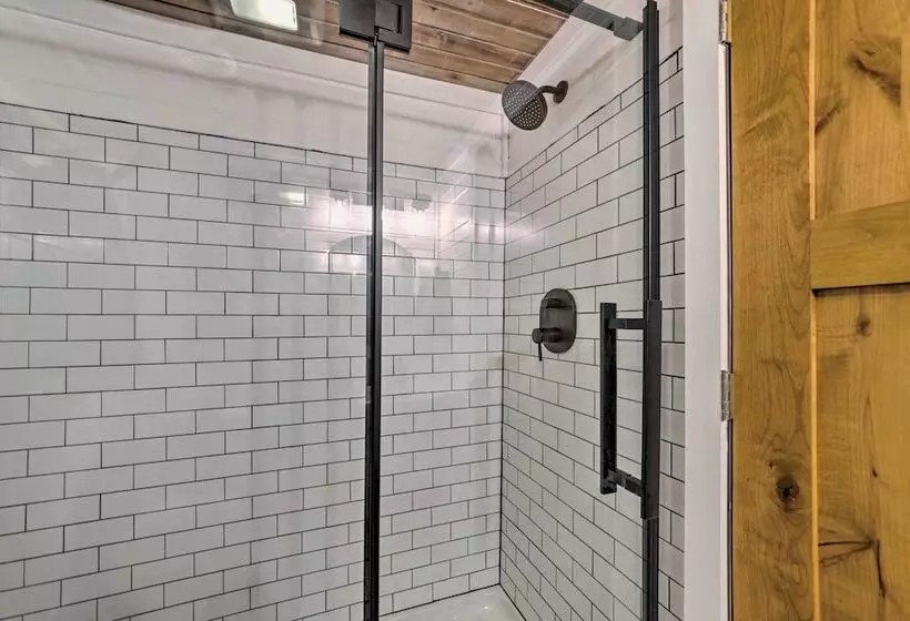 The Reubling House   Modern Rustic Cabin!