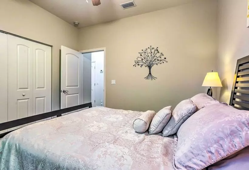 Hot Tub & Pool: Tropical Retreat In Cape Coral!