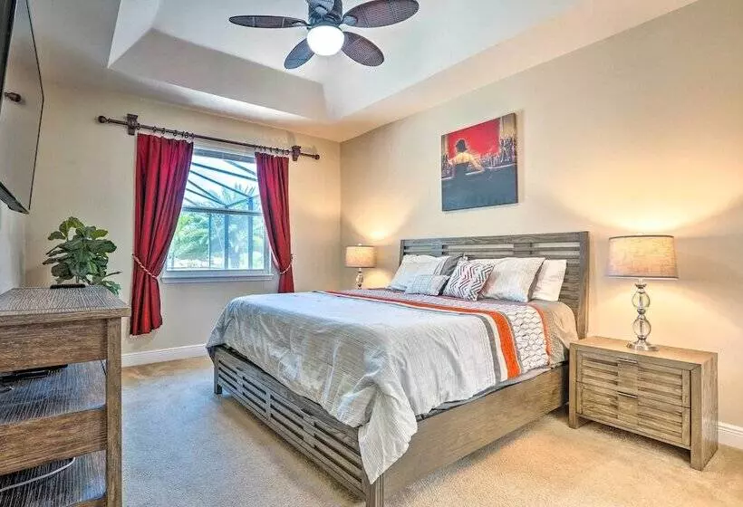Hot Tub & Pool: Tropical Retreat In Cape Coral!