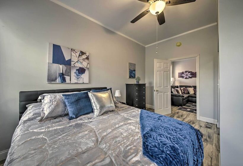 9 Mi To Dtwn: Vibrant St Louis Home!