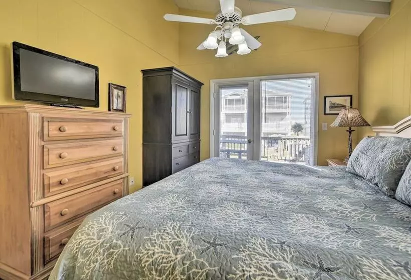 Holden Beach Family Abode   Steps To Ocean!