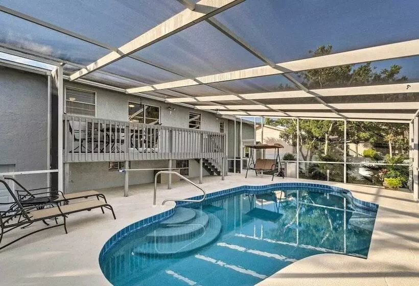Bayfront Paradise W/ Heated Pool & Balcony!