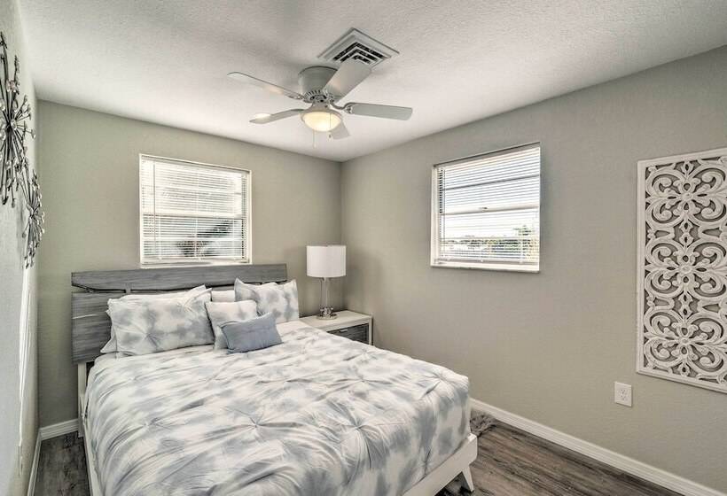 Bayfront Paradise W/ Heated Pool & Balcony!