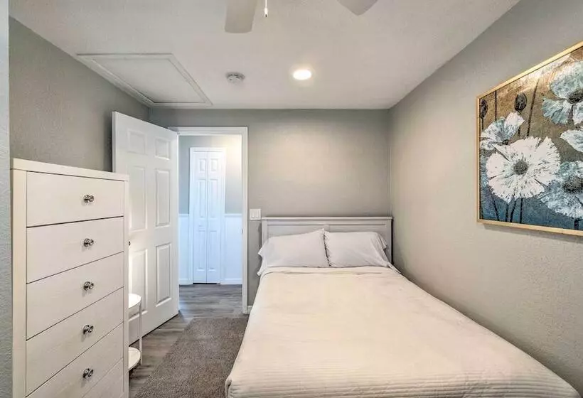 Bayfront Paradise W/ Heated Pool & Balcony!