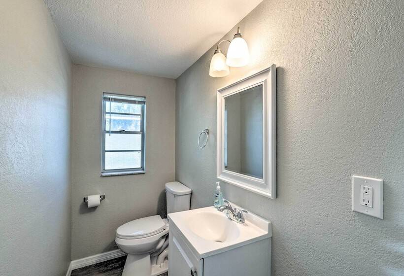 Bayfront Paradise W/ Heated Pool & Balcony!