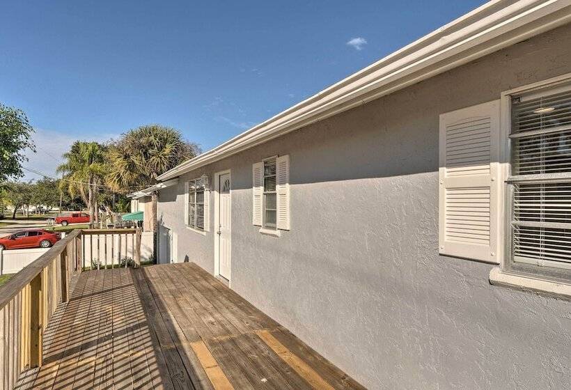 Bayfront Paradise W/ Heated Pool & Balcony!