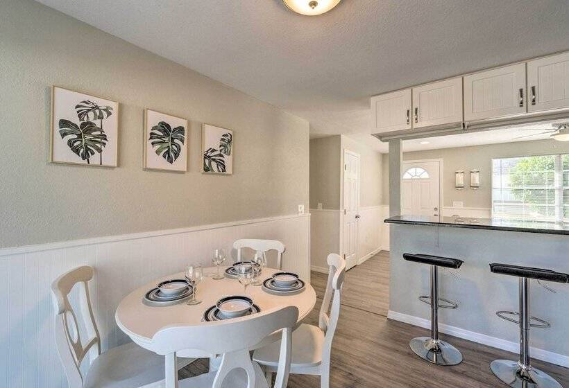 Bayfront Paradise W/ Heated Pool & Balcony!