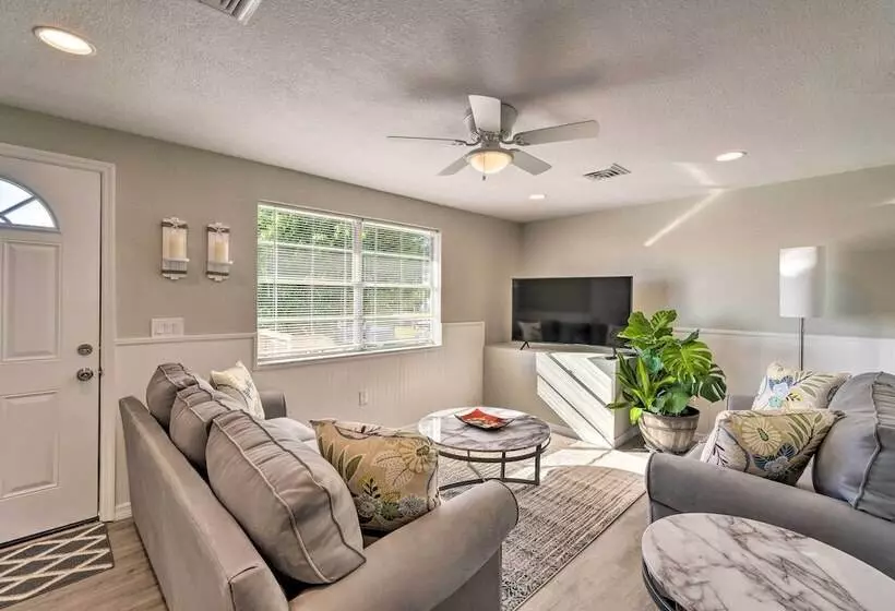 Bayfront Paradise W/ Heated Pool & Balcony!