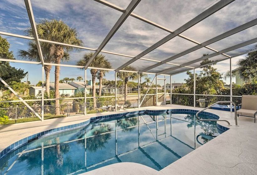 Bayfront Paradise W/ Heated Pool & Balcony!