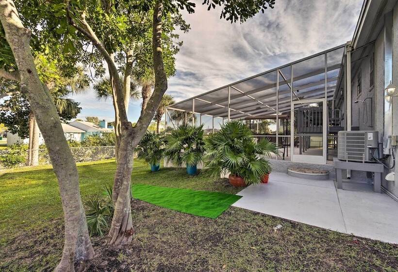 Bayfront Paradise W/ Heated Pool & Balcony!