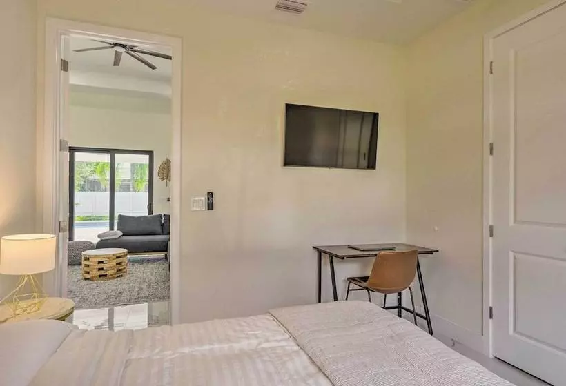 Grill & Pool: Family Home In Peaceful Cape Coral!