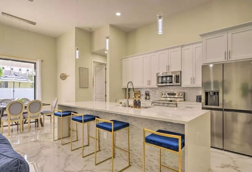 Grill & Pool: Family Home In Peaceful Cape Coral!